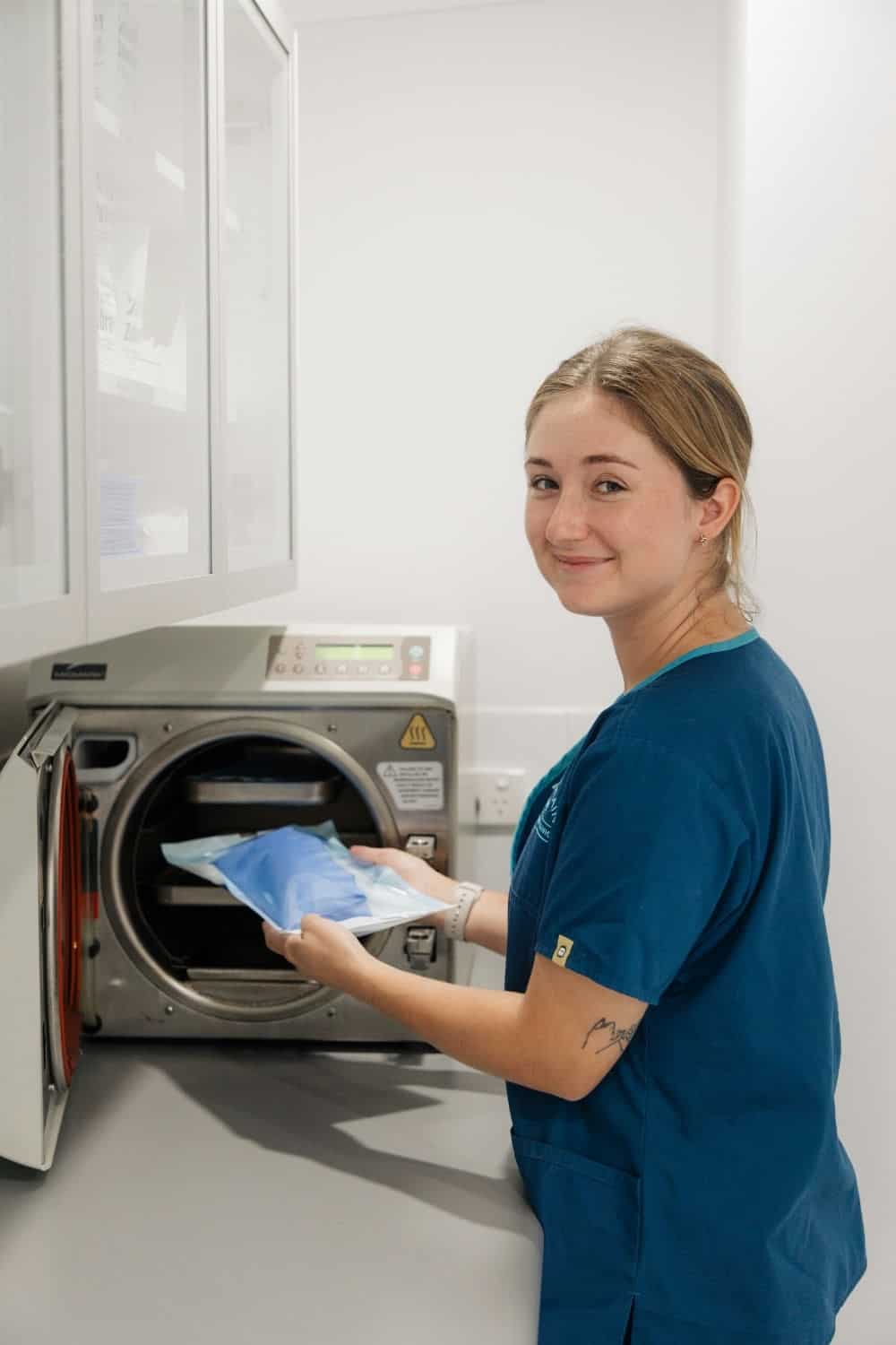 Rhi (Animal Attendant)